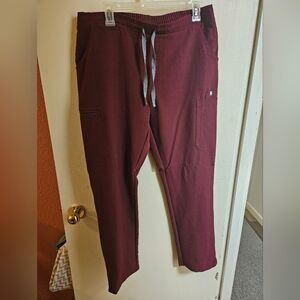 Figs Yola Scrub Pants in Burgundy Large. Good condition. Only wore a couple of t